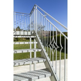 Exemple de rampe d'escalier en fer forgé avec main courante 45x16x3