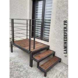 Structure métallique pour escalier bois en tube profilé carré de 50x50x2 mm