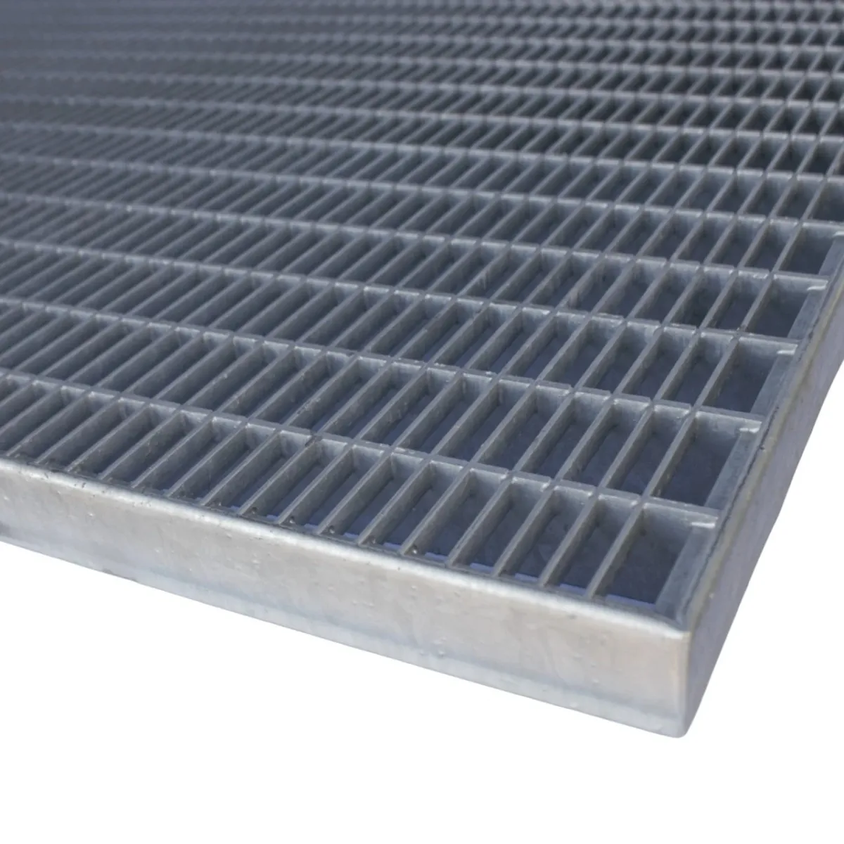Panneau caillebotis pressé 1700x895 mm - maille 40x10 - BP 30x3 - DESTOCKAGE